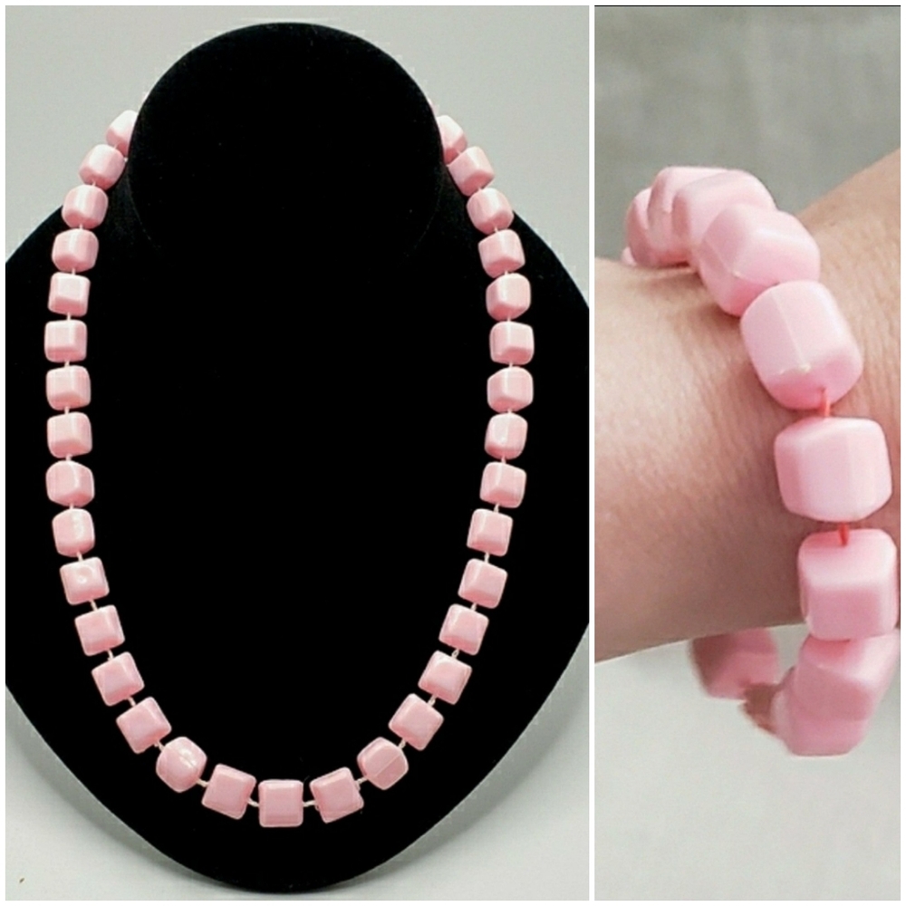 60s Vintage Set 2 pc Necklace Bracelet Bubblegum Pink Square Beads Retro VS4